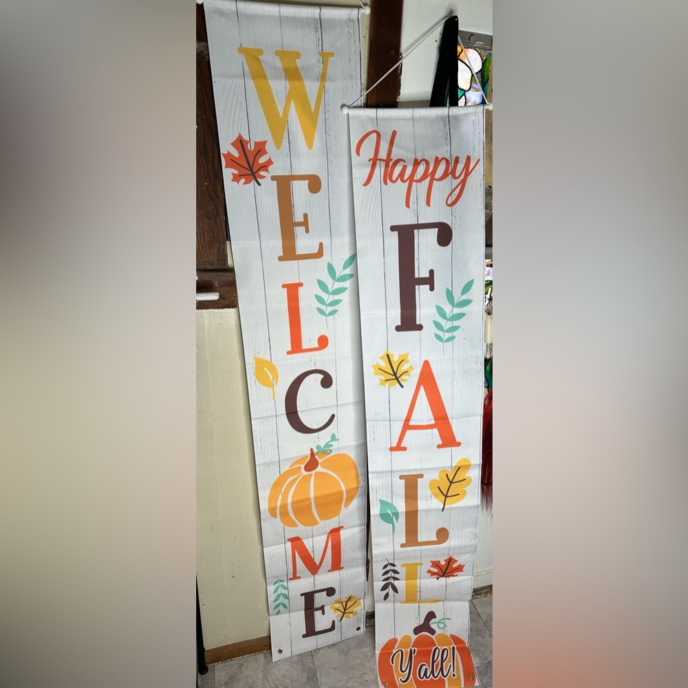 Thanksgiving decorations, interior and exterior
